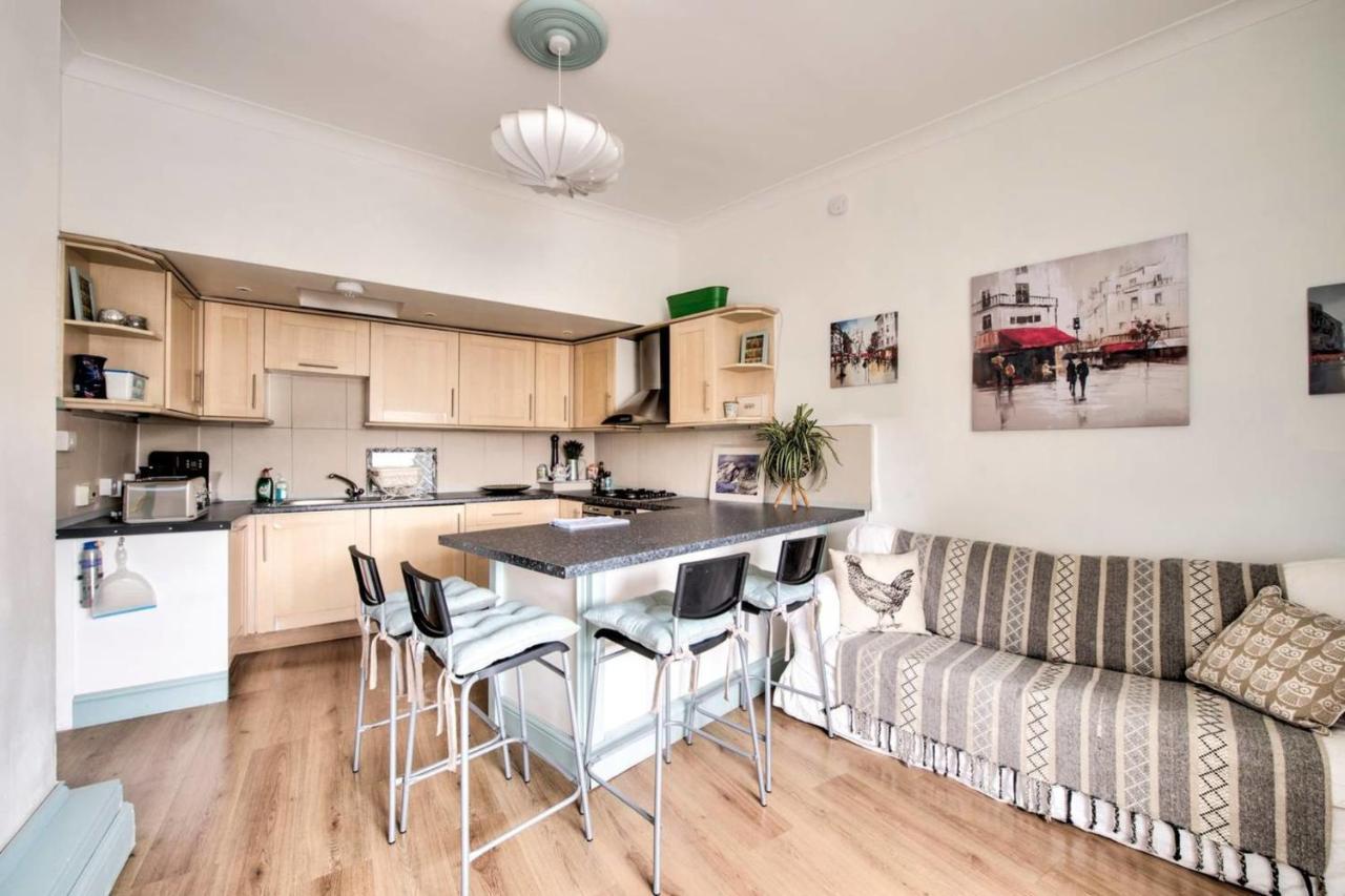 אדינבורו Guestready - Cosy Home 5 Minutes From Waverley! מראה חיצוני תמונה