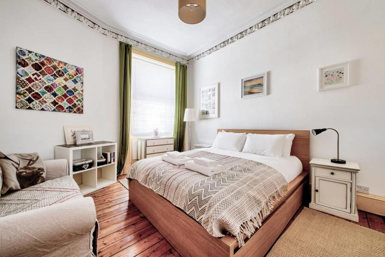 אדינבורו Guestready - Cosy Home 5 Minutes From Waverley! מראה חיצוני תמונה