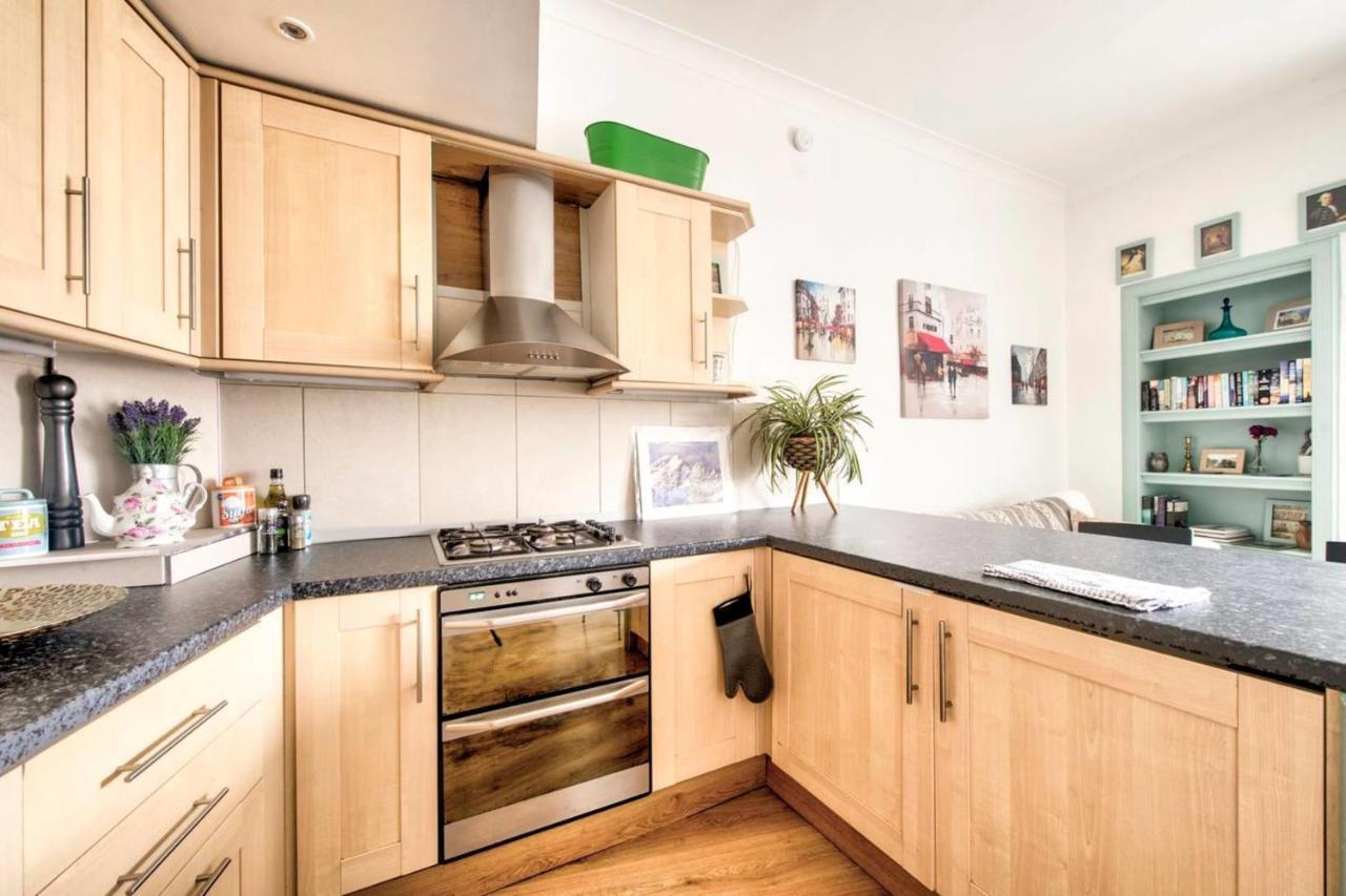 אדינבורו Guestready - Cosy Home 5 Minutes From Waverley! מראה חיצוני תמונה
